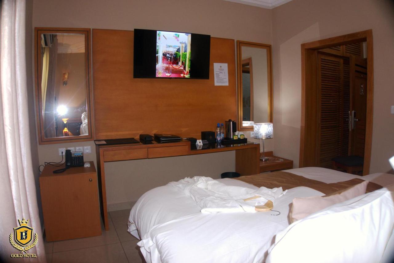 Gold Hotel Bafang Eksteriør billede