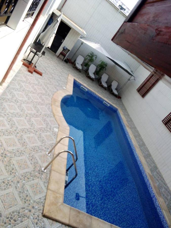 Gold Hotel Bafang Eksteriør billede