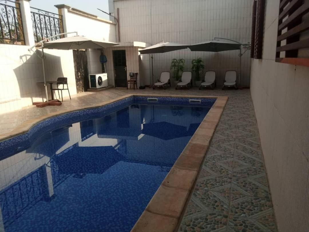 Gold Hotel Bafang Eksteriør billede