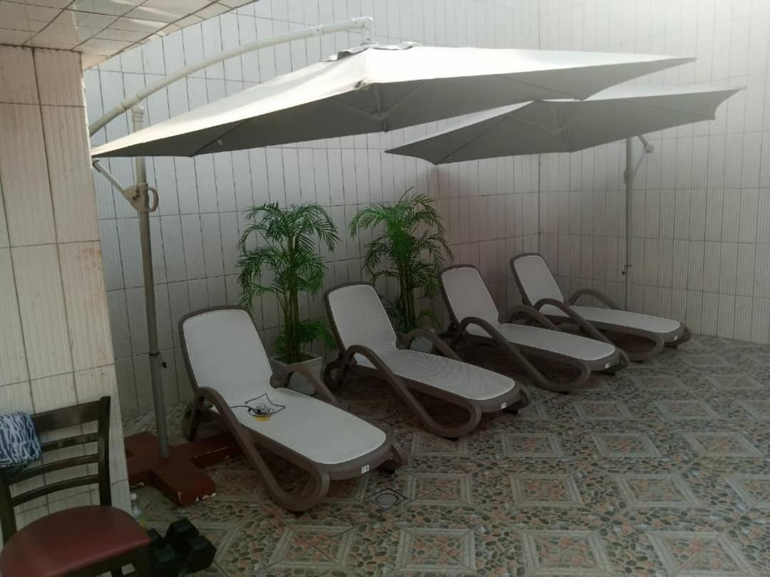 Gold Hotel Bafang Eksteriør billede